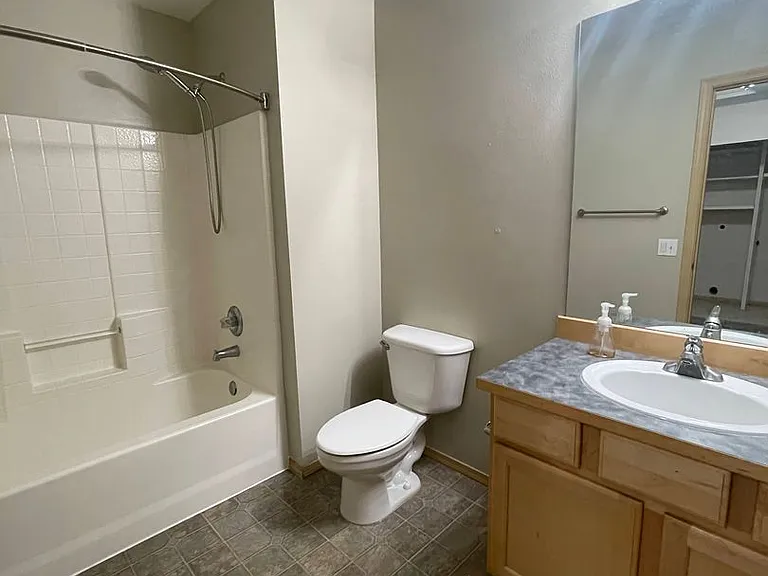 2875 Hannen St — Photo 14