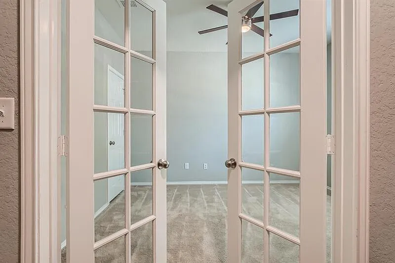 3 bed, 2.5 bath, 2065 sqft, $2,095 — Photo 4