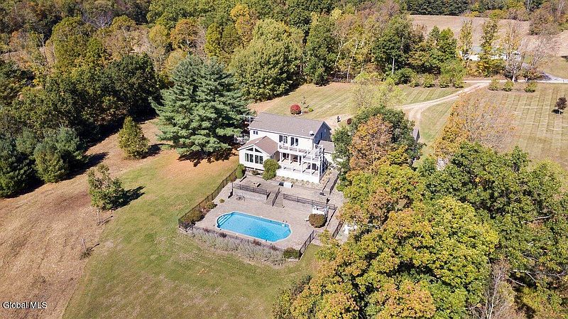 2nd image of 262 Binninger Road