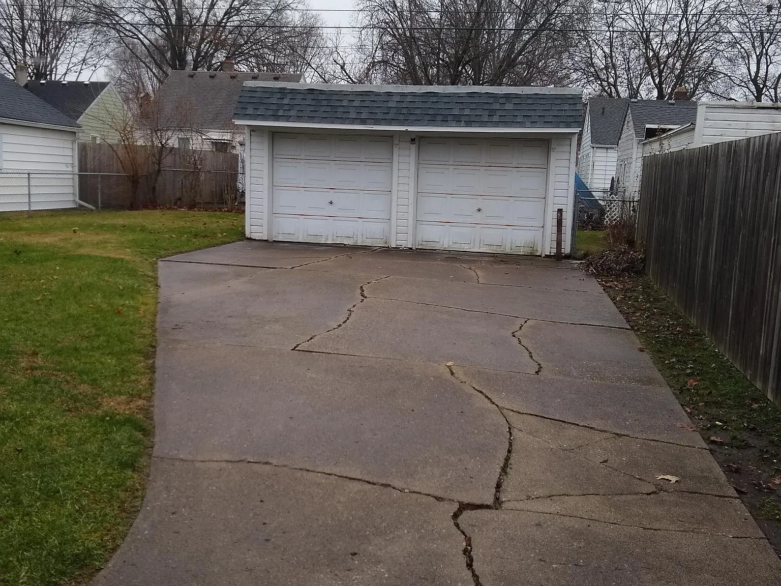 2 bed, 668 sqft, $900 — Photo 2
