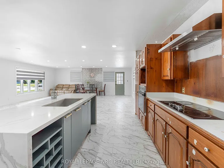 35 Eugene St — Photo 17