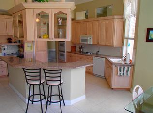 915 Jasmine Dr, Delray Beach, FL 33483