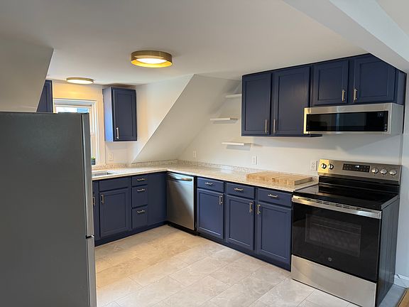 3rd image of 94 Park St #3