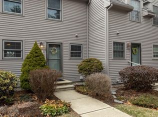 6 Veterans Rd APT 13, Amherst, NH 03031