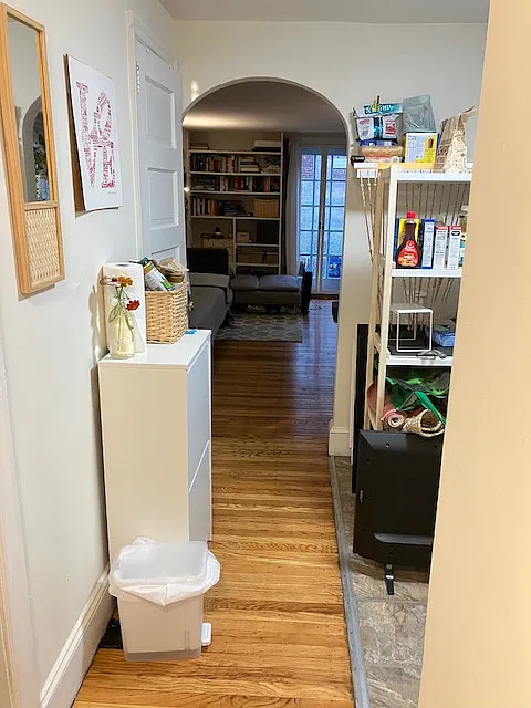 1 bed, 350 sqft, $1,300 — Photo 2