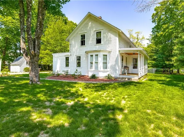 97 Lafayette Rd, North Kingstown, RI 02852