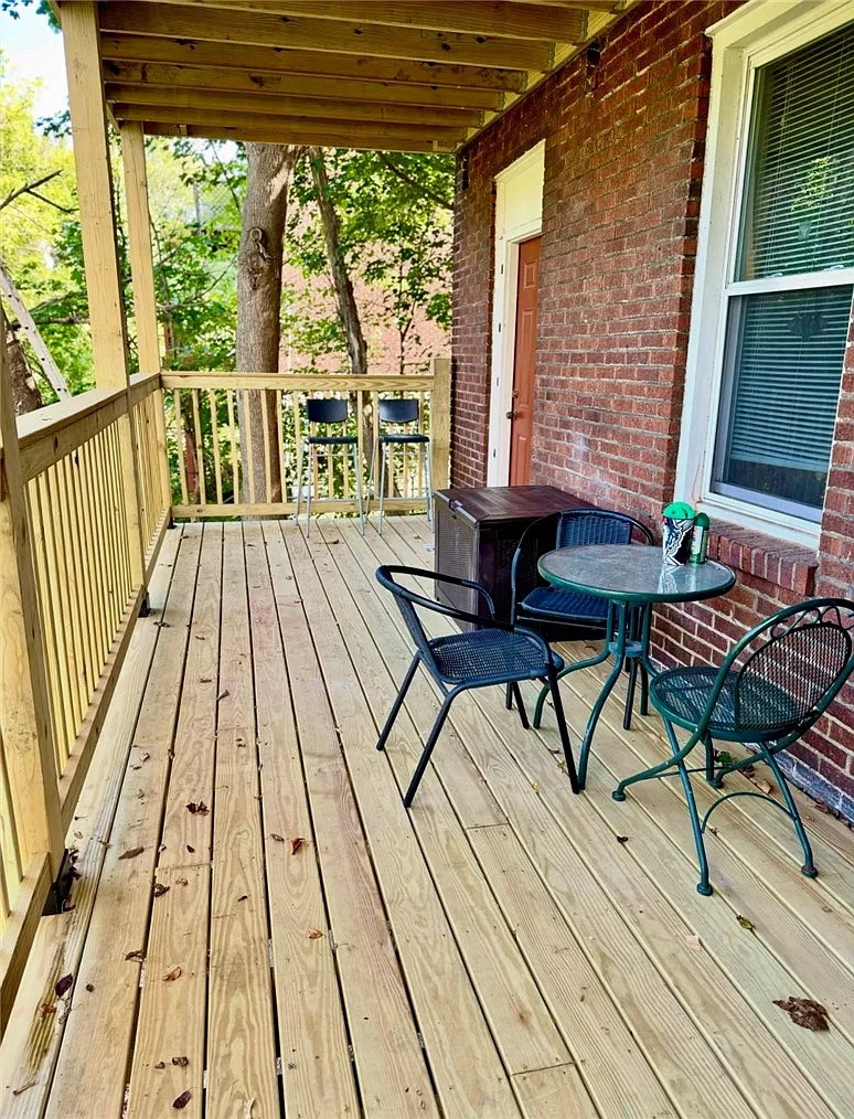 3 bed, 900 sqft, $1,150 — Photo 1