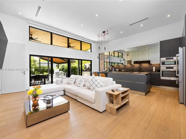 288 NE 117th St, Miami, FL 33161
