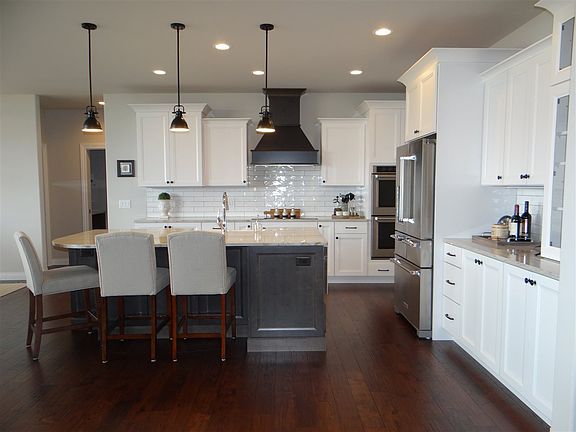 3rd image of 4858 Saint Annes Dr