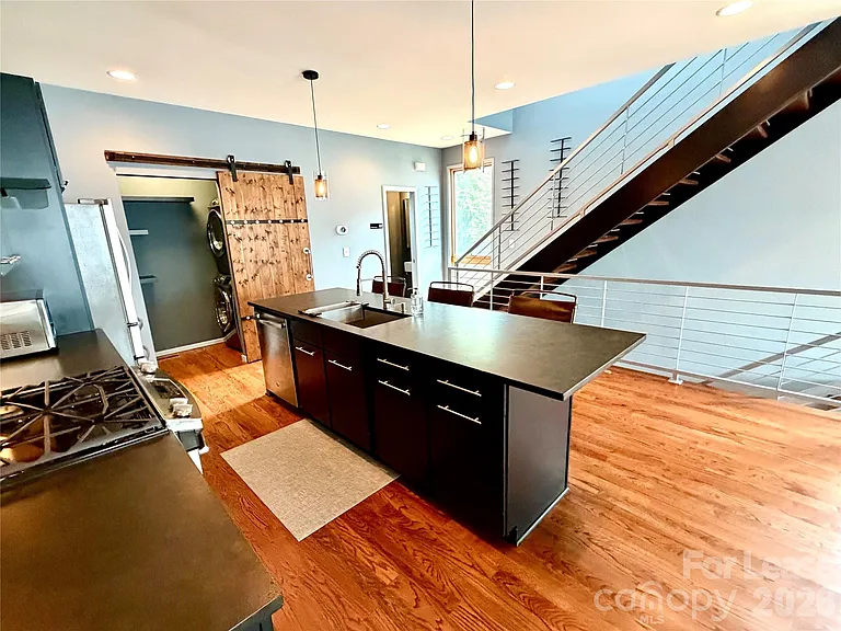 305 McNinch St #B — Photo 10
