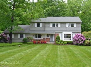 21 Pembroke Trl, Upper Saddle River, NJ 07458