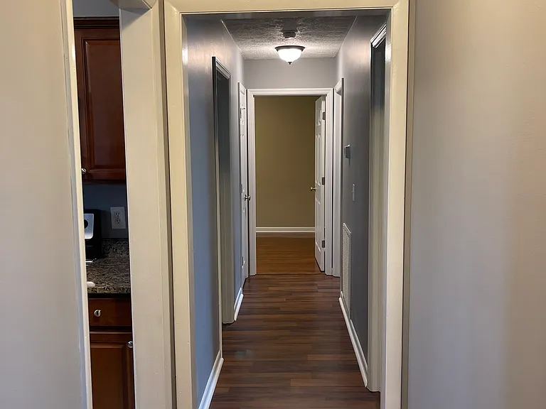 151 Creekwood Ln — Photo 4