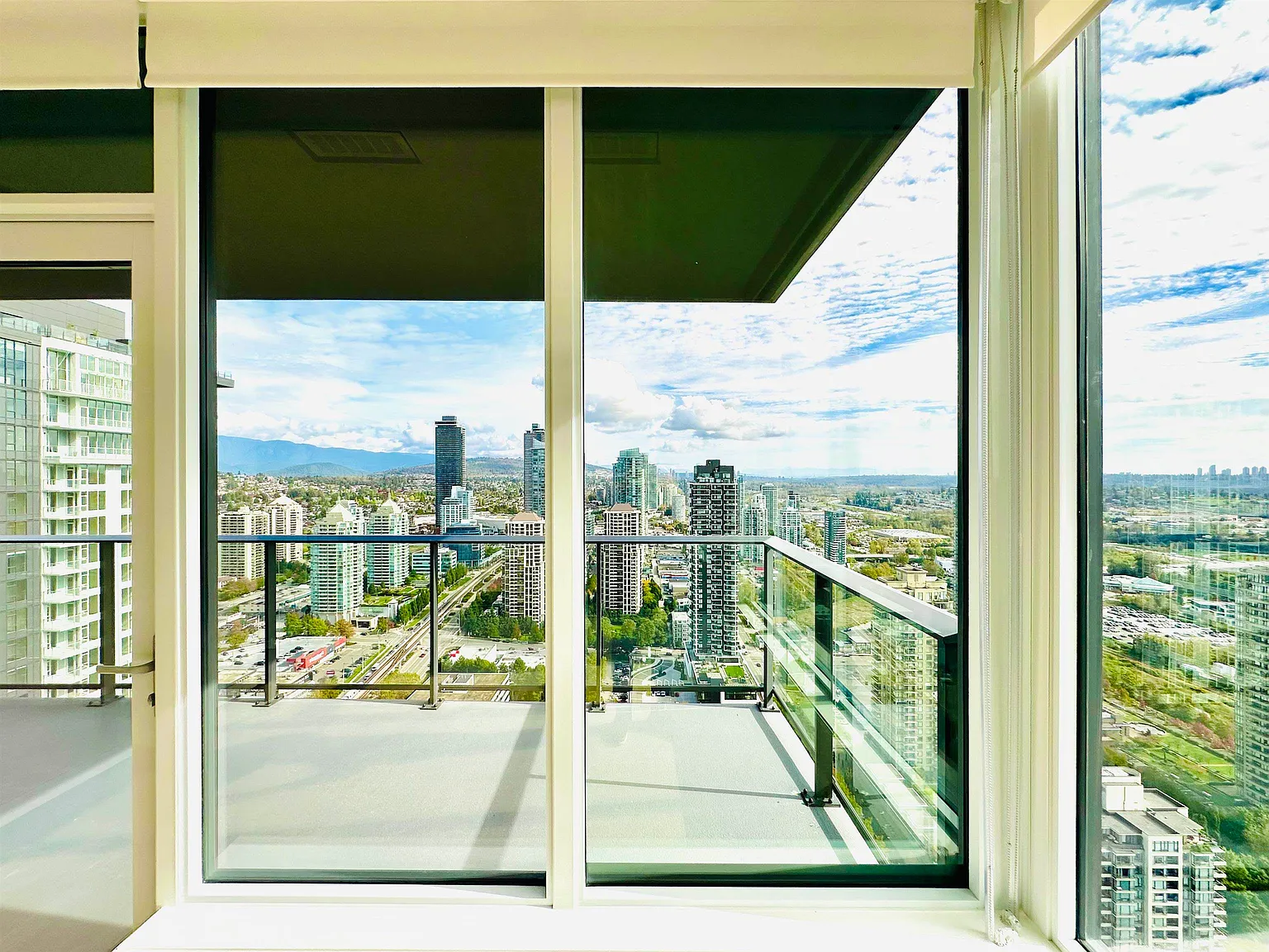 2 bed, 916 sqft, $3,600 — Photo 4