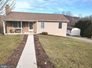 69 Panorama Ln, Hanover, PA 17331