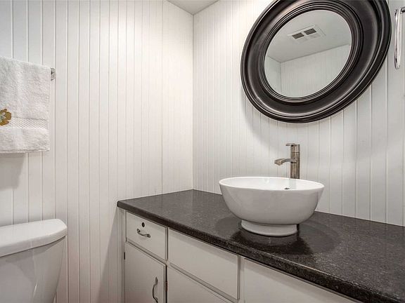 2nd image of 22 Marilyn Dr #607