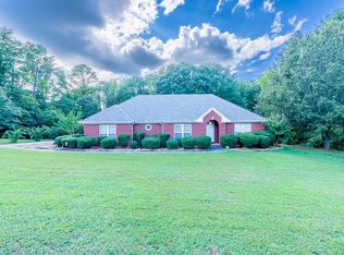 1529 Davis Dr, Tuscumbia, AL 35674