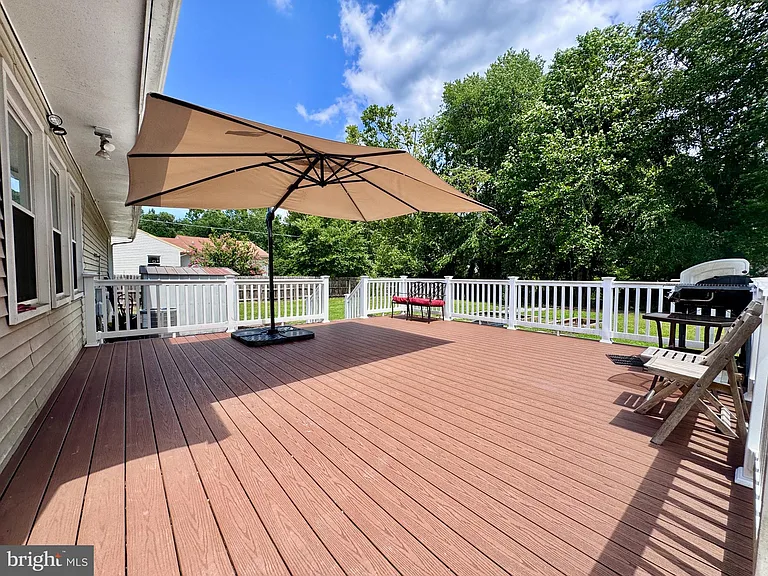 2038 Dewey Dr — Photo 22