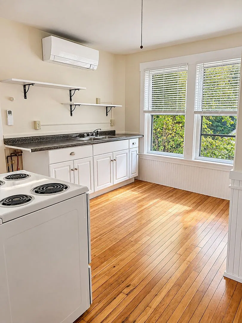 37 Clark Street — Photo 1