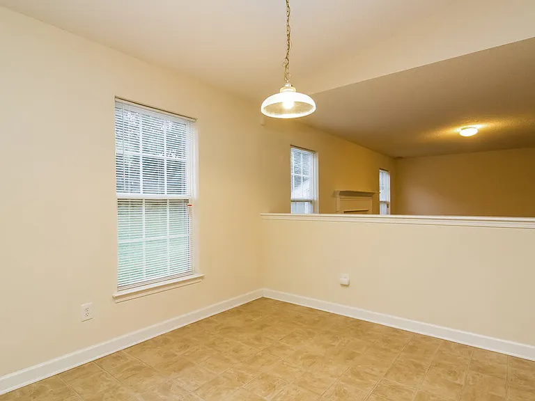 1028 Jordans Pond Ln — Photo 3