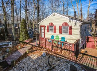 17 Clubhouse Dr, Rocky Point, NY 11778