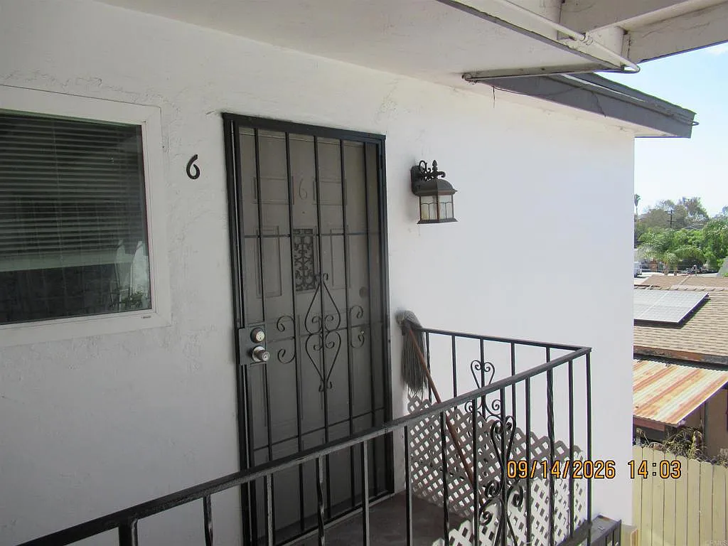 4240 Nordica Ave — Photo 2