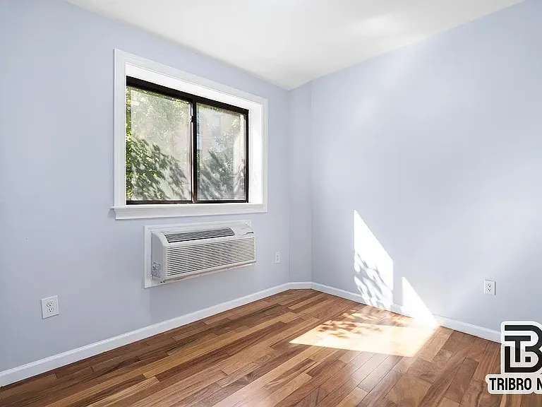 312 Willis Ave #2R — Photo 7