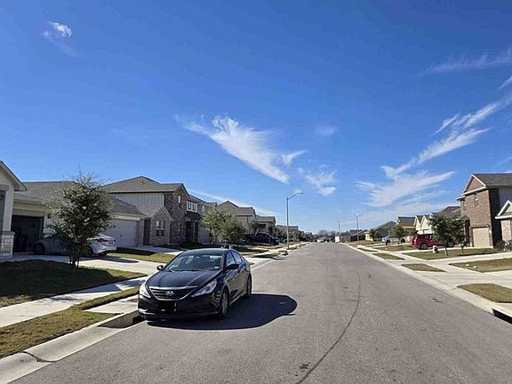 Exterior Neighborhood (street photo)
