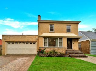 523 Longcommon Rd, Riverside, IL 60546