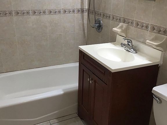 4th image of 1876 W 9th St Floor 1
