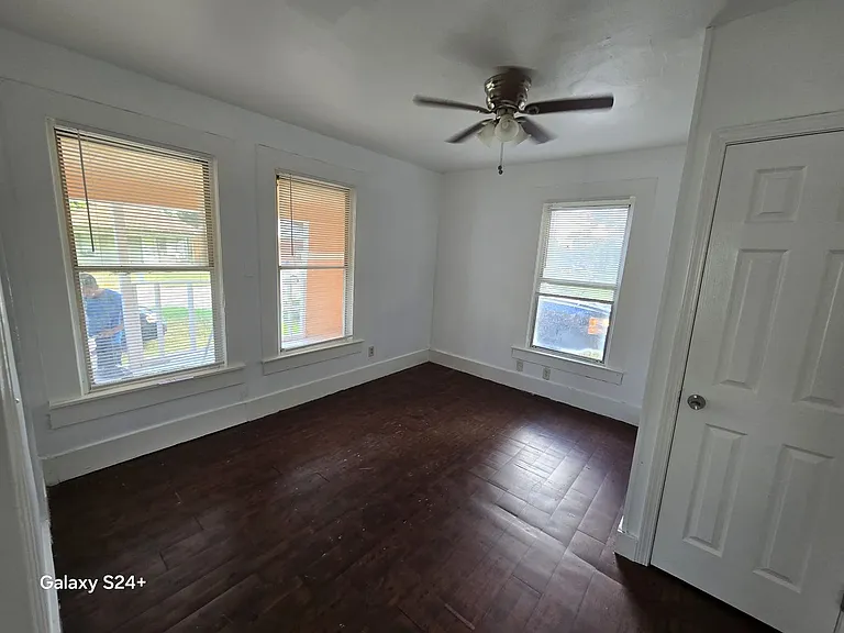 755 Doucette Ave — Photo 11