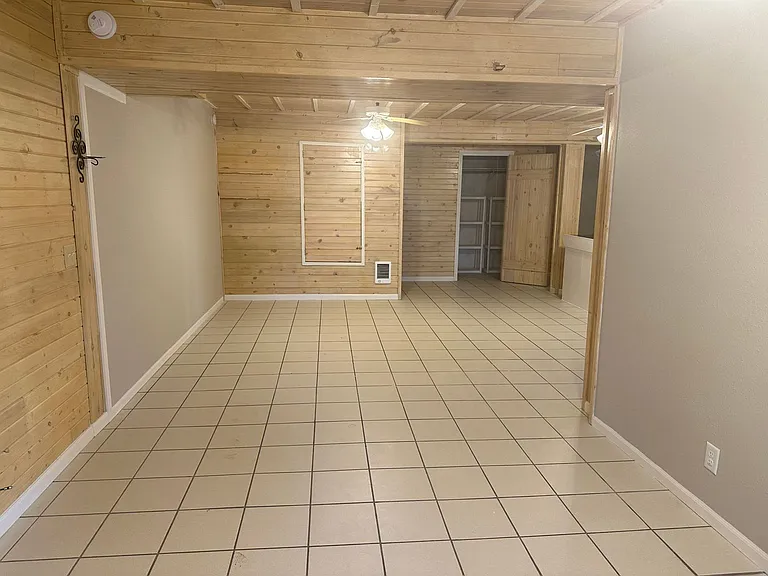 1810 Simula Ln — Photo 2