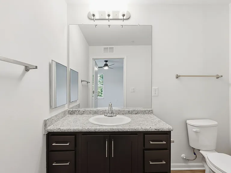 Oak Terrace — Photo 33