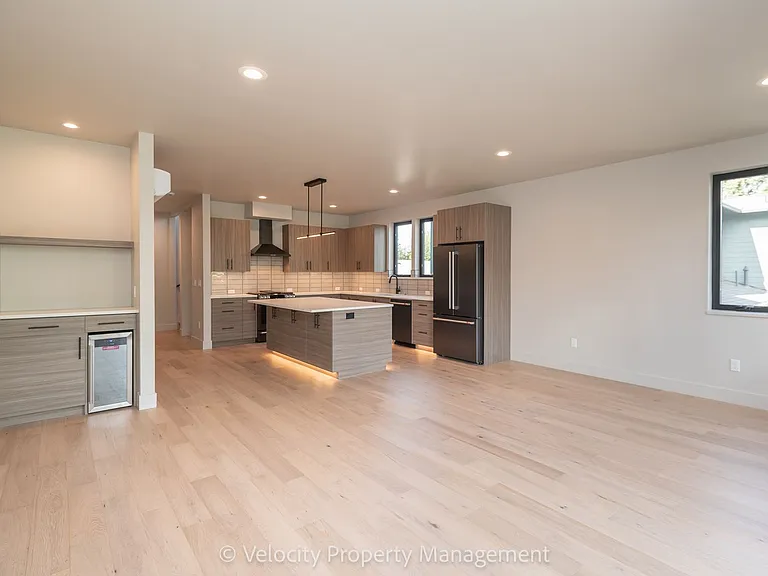 26 NW McCann Ave #3 — Photo 7