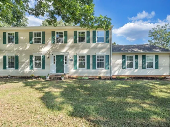 5265 Cherokee Hills Dr, Salem, VA 24153