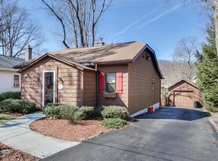 15 Cherokee Trl, Denville, NJ 07834