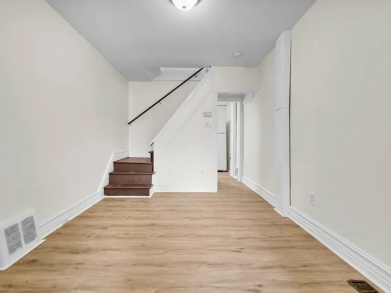 212 Peach St — Photo 4