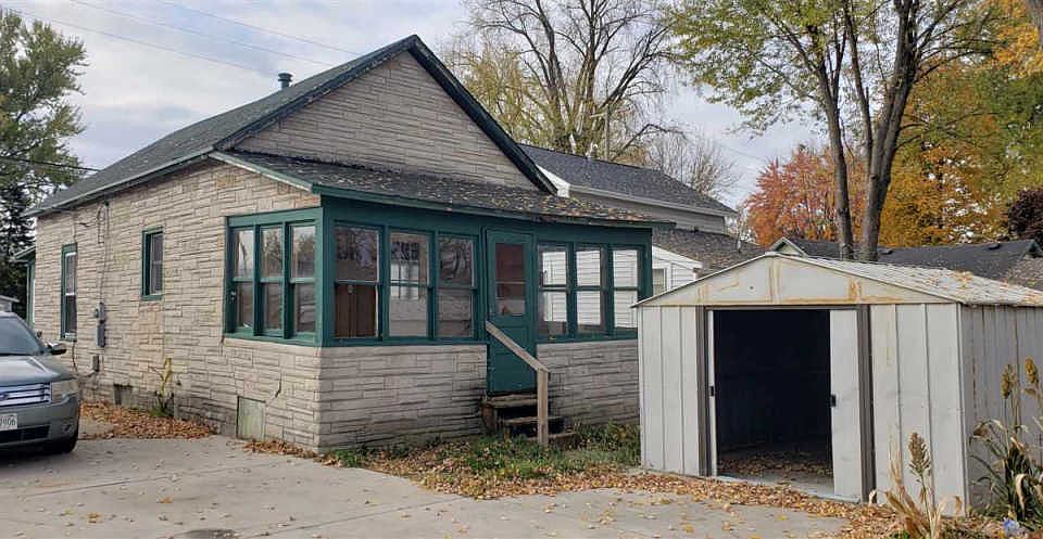 2nd image of 807 Shiocton St