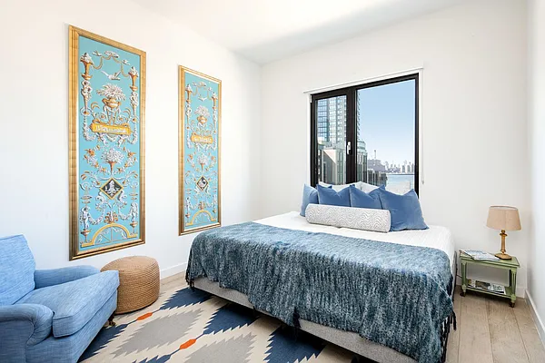 Sold by Compass | media 7