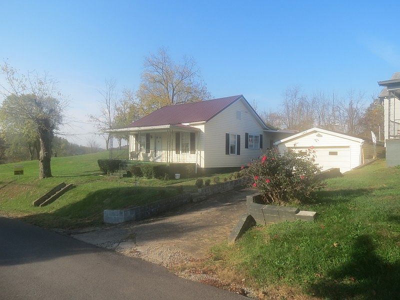 1st image of 121 Hill St