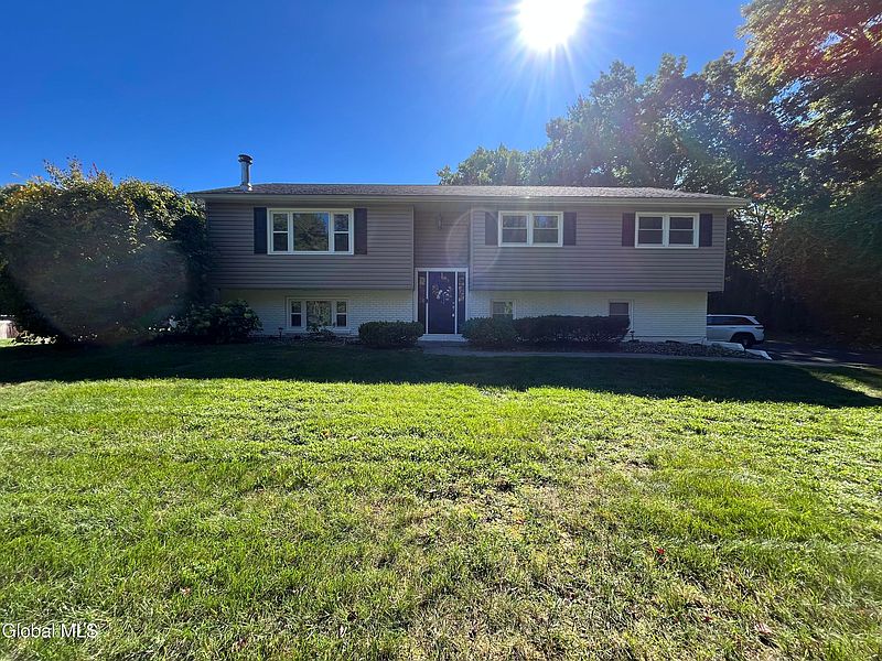 2nd image of 304 Grooms Road
