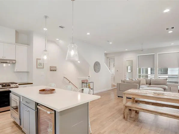 2781 Clinton Dr, Houston, TX 77020