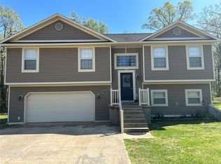 3310 Rhett Ln, Poplar Bluff, MO 63901