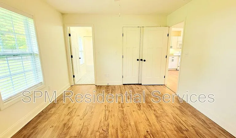 239 N Wallace Ave — Photo 8