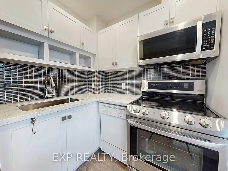 8 York St #2404 — Photo 8