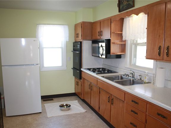 3rd image of 1412 W Grand Ave