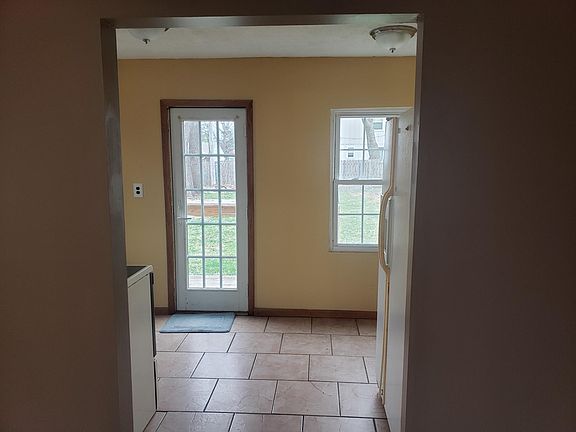 5th image of 8531 Eby Ave