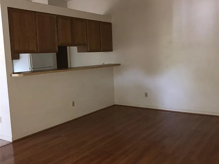 1303 N Bishop St — Photo 3