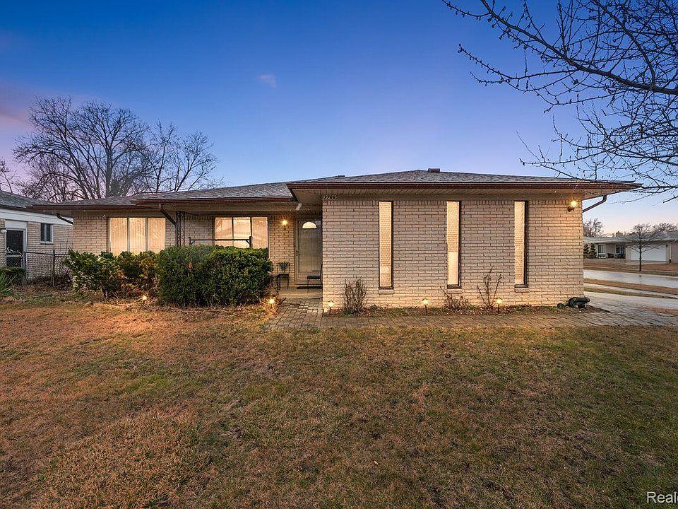 1st image of 37665 Dartmouth Dr