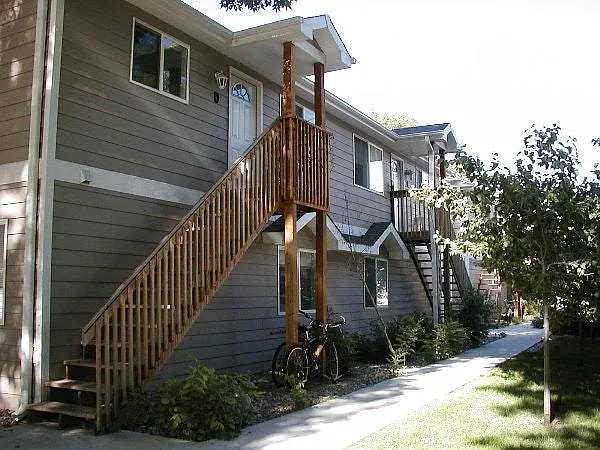 2 bed, 750 sqft, $1,600 — Photo 2