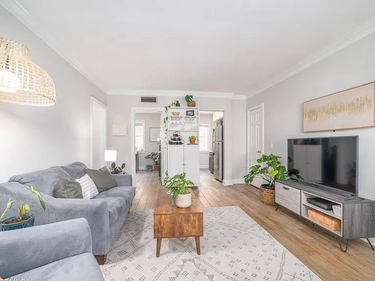 845 Lasalle St #845 — Photo 9